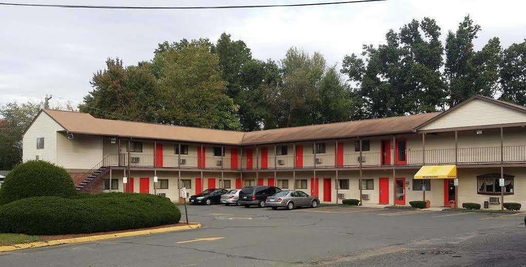 Enfield Inn Exterior foto